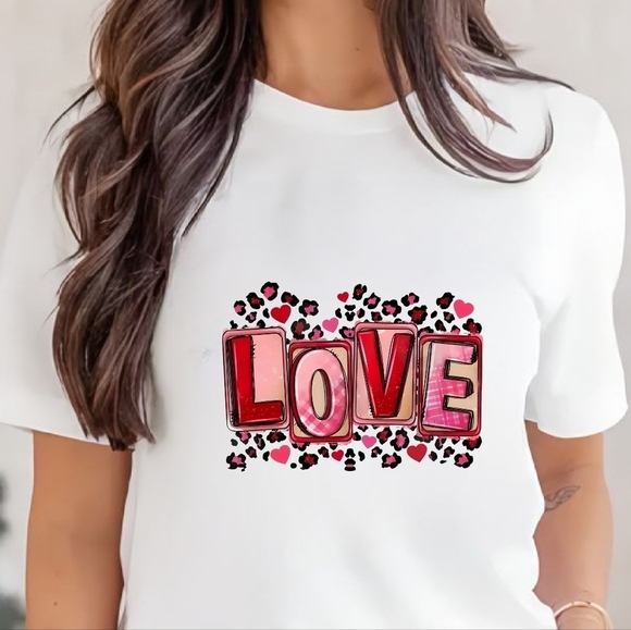 Gildan Tops - Valentines Day Graphic T Shirt